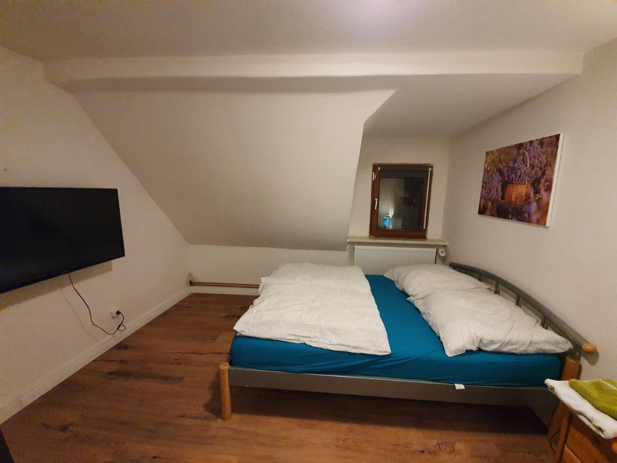 Dachgeschosswohnung In Neumuenster 2 Zimmer Exterior foto